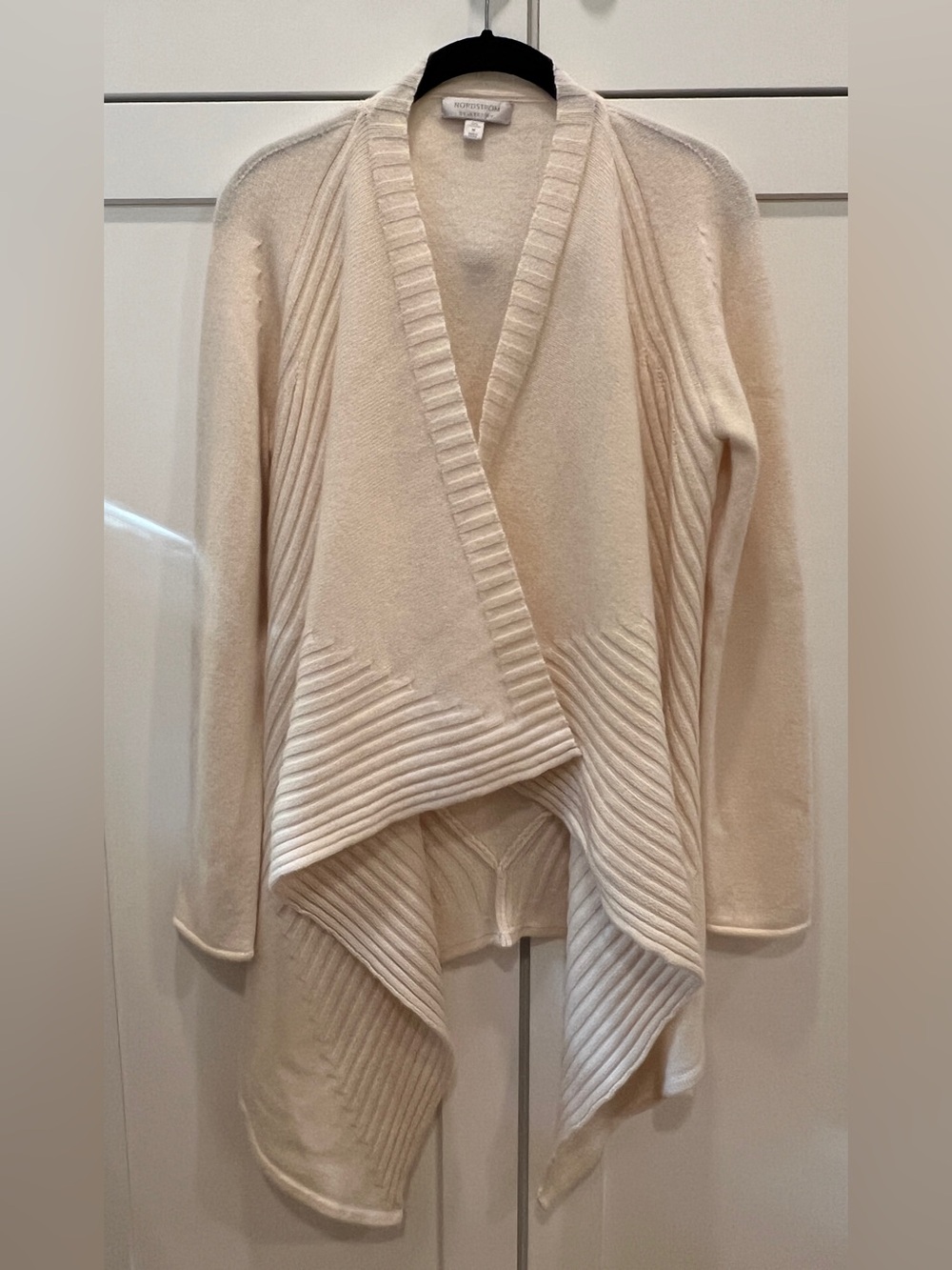 NORDSTROM COLLECTION 100% CASHMERE OPEN CASCADE FRONT CARDIGAN, SIZE M.